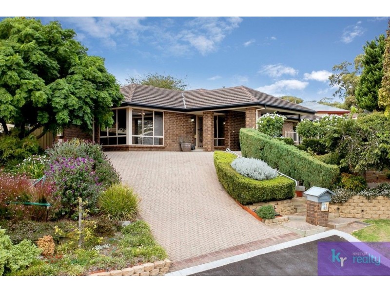 11 Highfield Drive, Aberfoyle Park SA 5159