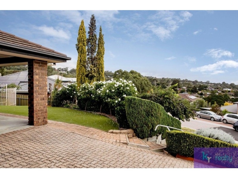 11 Highfield Drive, Aberfoyle Park SA 5159