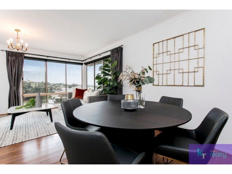 11 Highfield Drive, Aberfoyle Park SA 5159