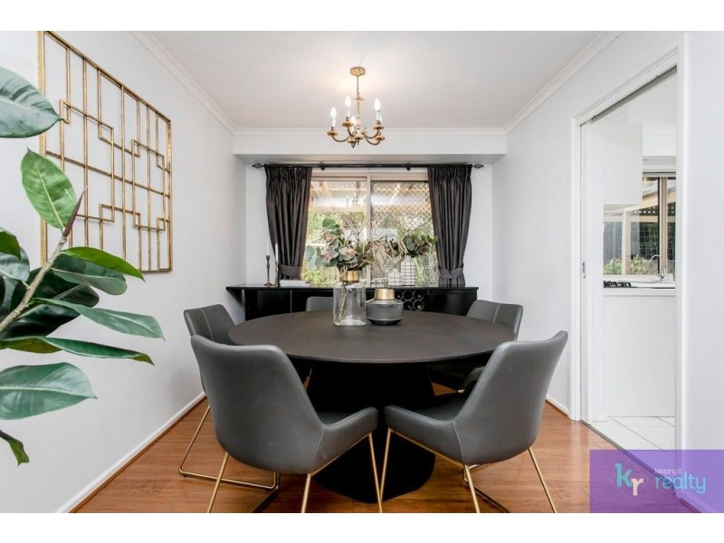 11 Highfield Drive, Aberfoyle Park SA 5159