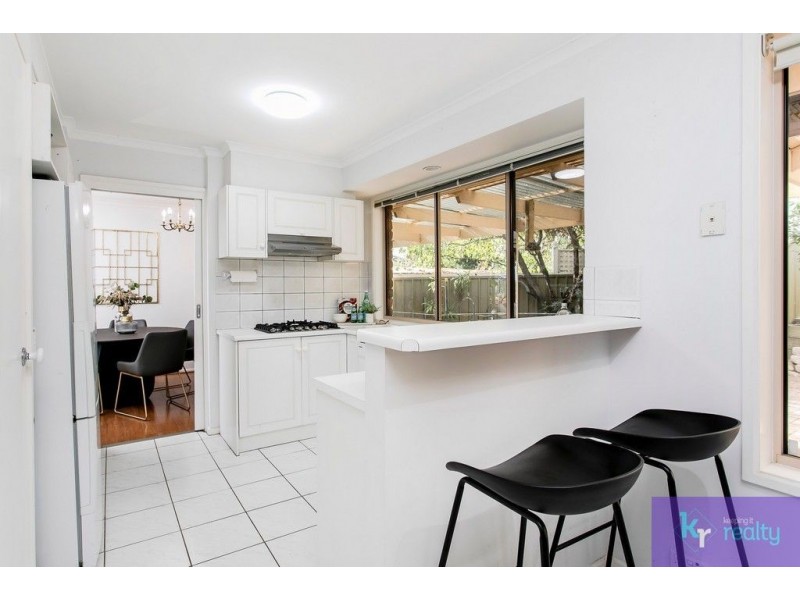 11 Highfield Drive, Aberfoyle Park SA 5159