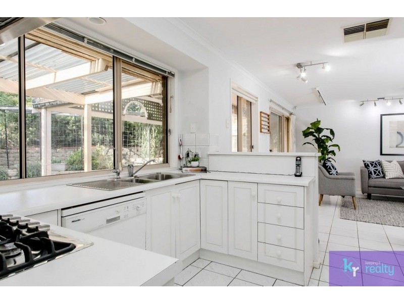 11 Highfield Drive, Aberfoyle Park SA 5159