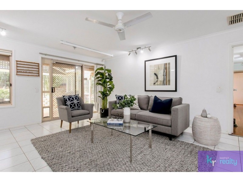 11 Highfield Drive, Aberfoyle Park SA 5159