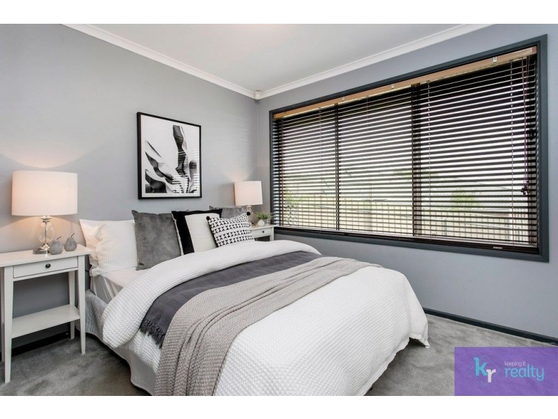 11 Highfield Drive, Aberfoyle Park SA 5159