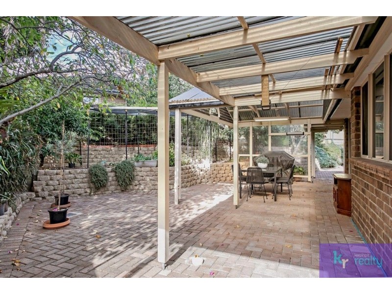 11 Highfield Drive, Aberfoyle Park SA 5159