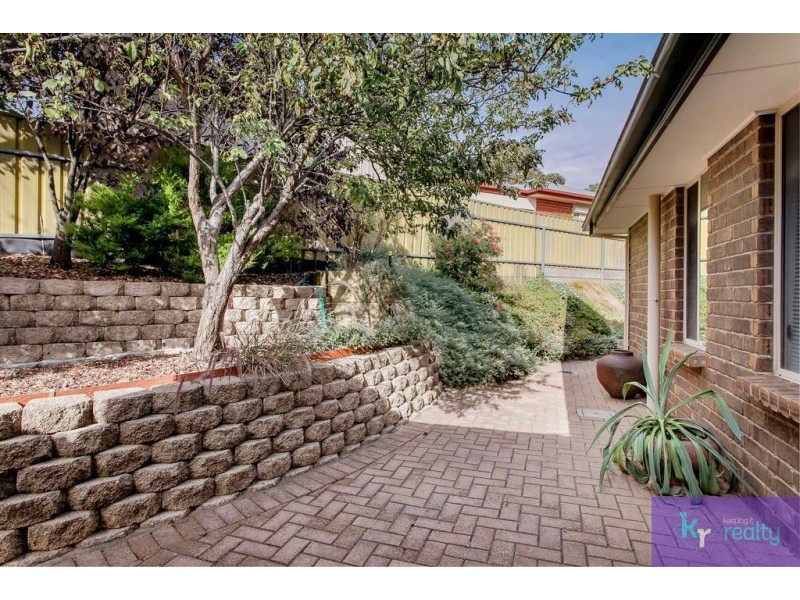 11 Highfield Drive, Aberfoyle Park SA 5159