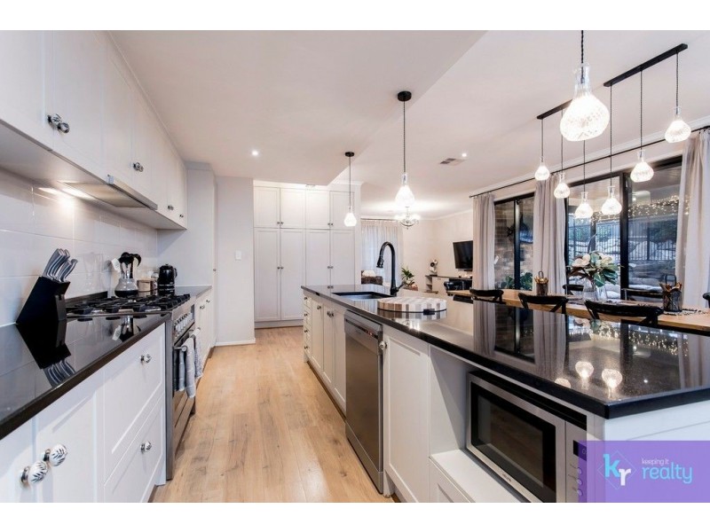 2 Honeysuckle Way, Mount Barker SA 5251