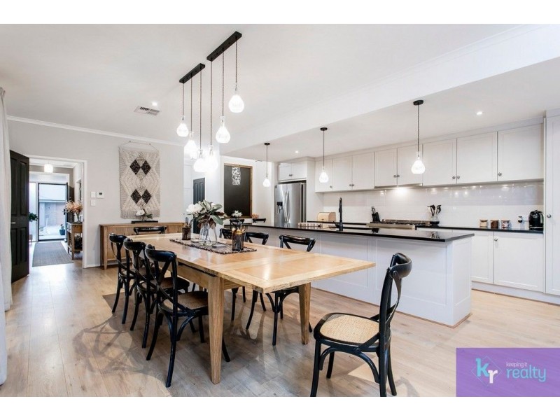 2 Honeysuckle Way, Mount Barker SA 5251