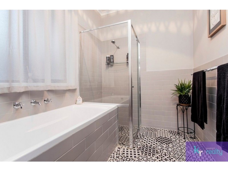 2 Honeysuckle Way, Mount Barker SA 5251