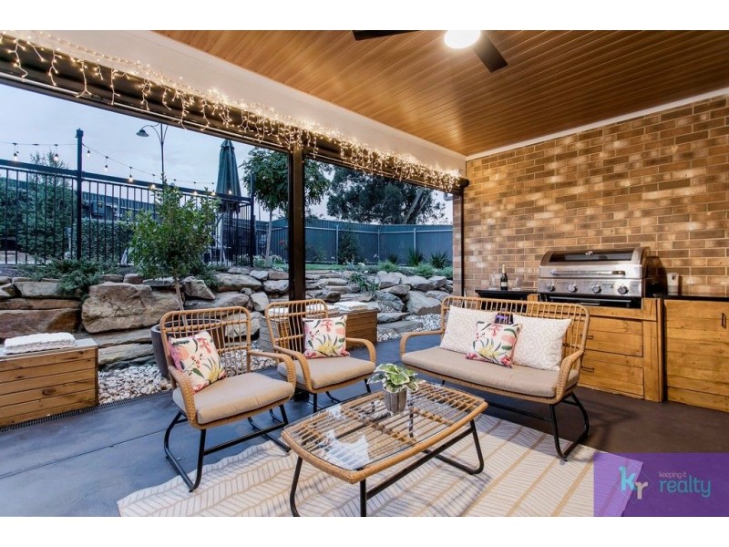 2 Honeysuckle Way, Mount Barker SA 5251