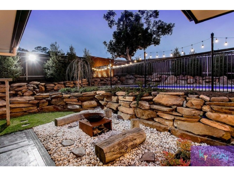 2 Honeysuckle Way, Mount Barker SA 5251