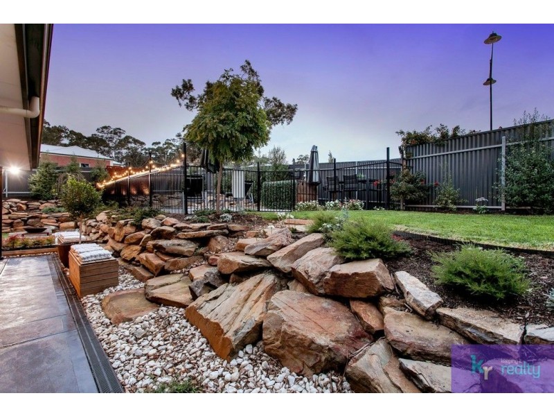 2 Honeysuckle Way, Mount Barker SA 5251