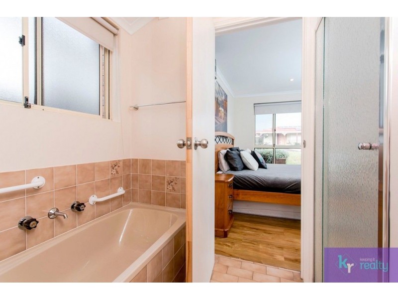 10 Lapwing Street, Hallett Cove SA 5158
