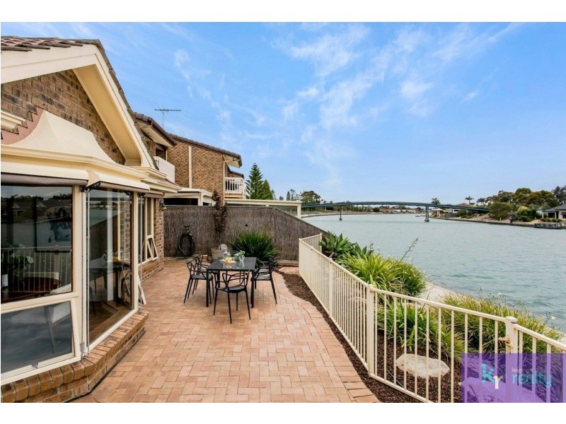 5/6 Redsails Court, West Lakes Shore SA 5020