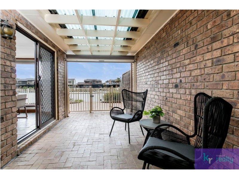 5/6 Redsails Court, West Lakes Shore SA 5020