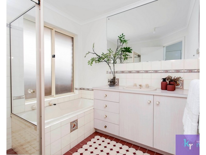 14 Singer Drive, Happy Valley SA 5159