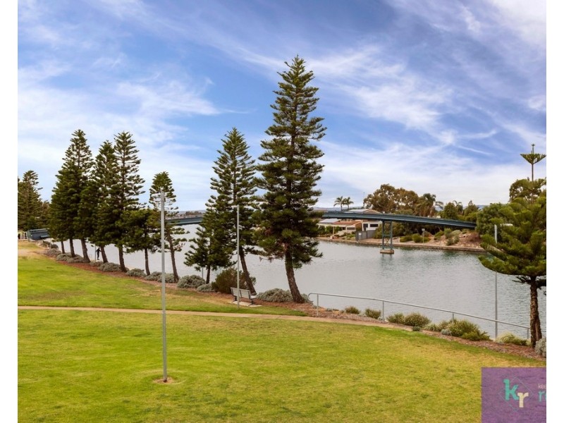 5/5 Redsails Court, West Lakes Shore SA 5020