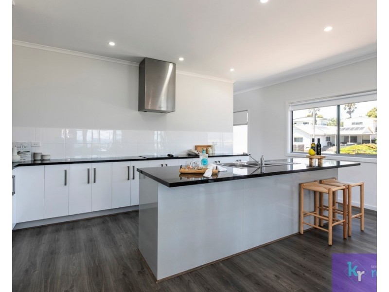 2 Holly Street, Christies Beach SA 5165