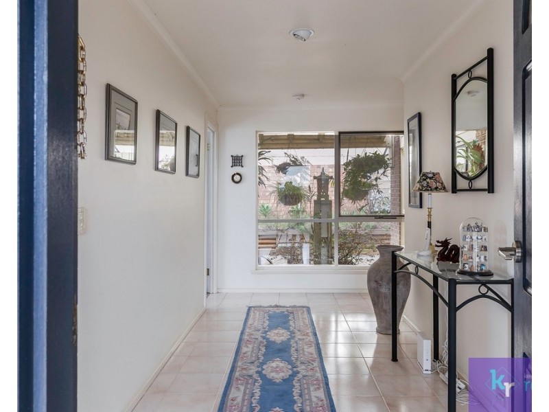 11 Crossing Road, Aberfoyle Park SA 5159