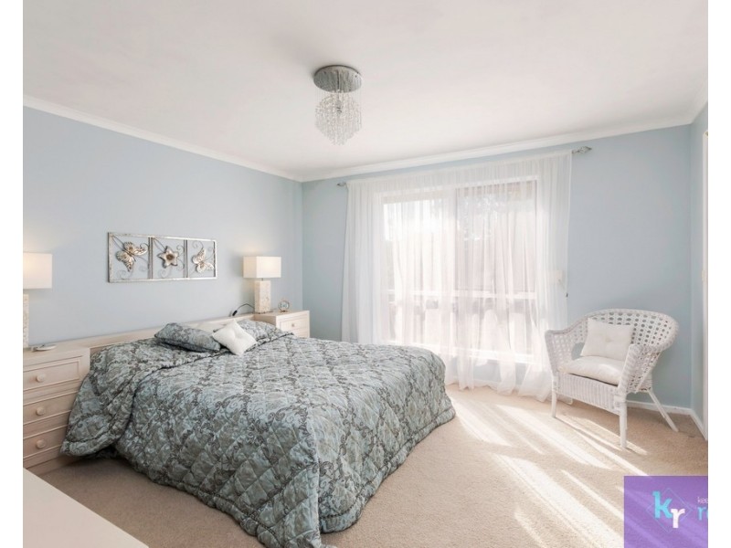 11 Crossing Road, Aberfoyle Park SA 5159