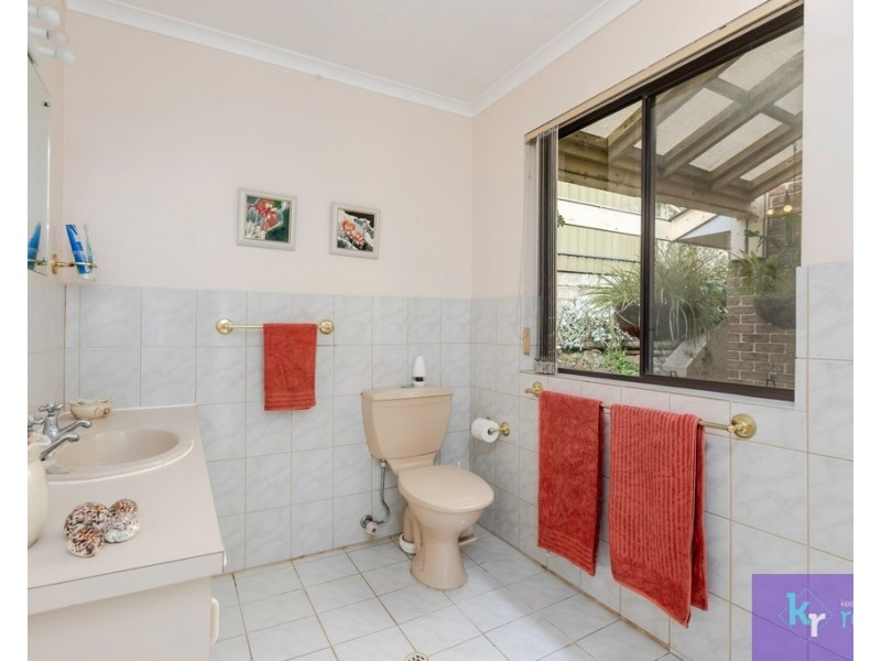 11 Crossing Road, Aberfoyle Park SA 5159