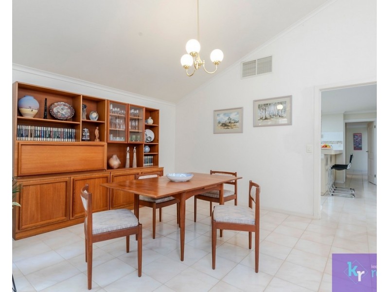 11 Crossing Road, Aberfoyle Park SA 5159