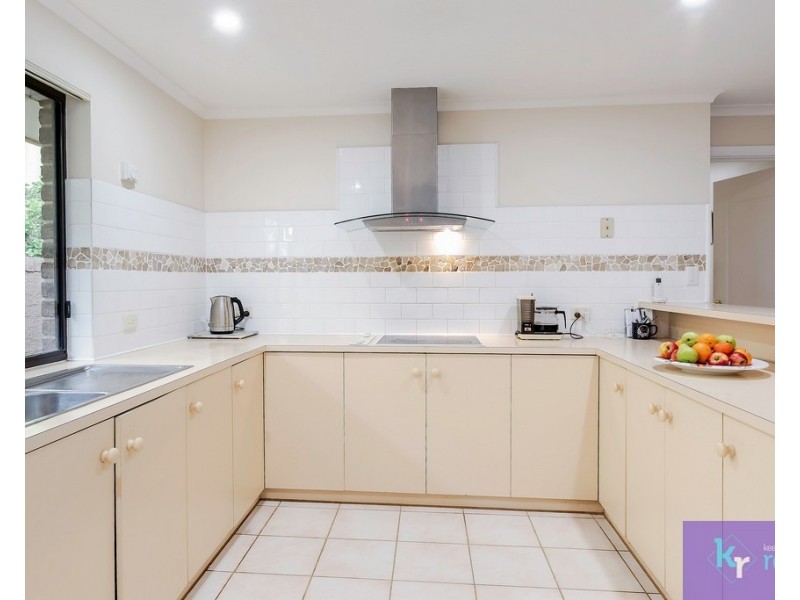 11 Crossing Road, Aberfoyle Park SA 5159