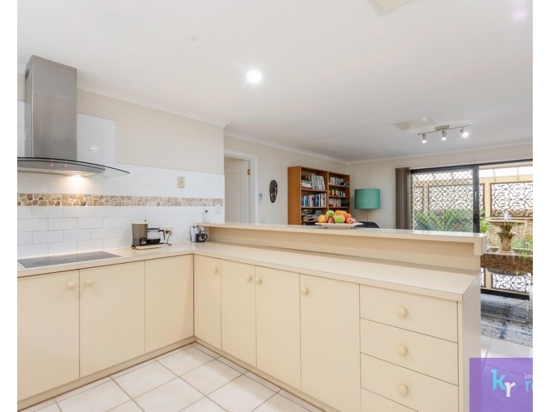 11 Crossing Road, Aberfoyle Park SA 5159