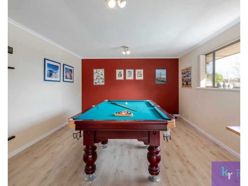 11 Crossing Road, Aberfoyle Park SA 5159