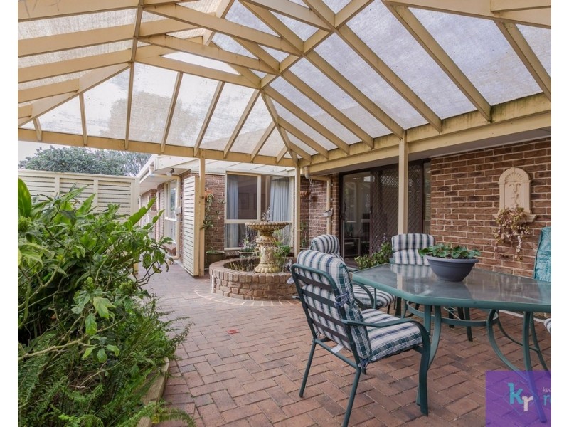 11 Crossing Road, Aberfoyle Park SA 5159