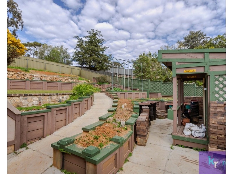 11 Crossing Road, Aberfoyle Park SA 5159