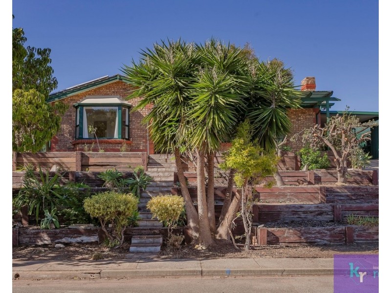6 Coorabie Crescent, Hallett Cove SA 5158