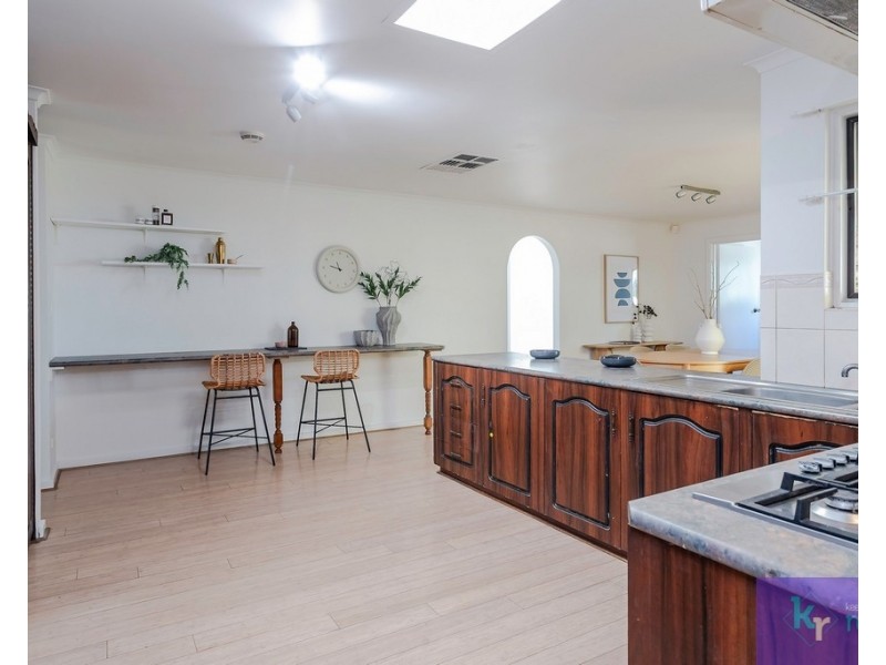 6 Coorabie Crescent, Hallett Cove SA 5158