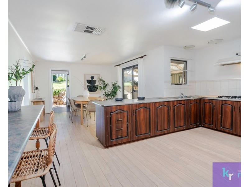 6 Coorabie Crescent, Hallett Cove SA 5158