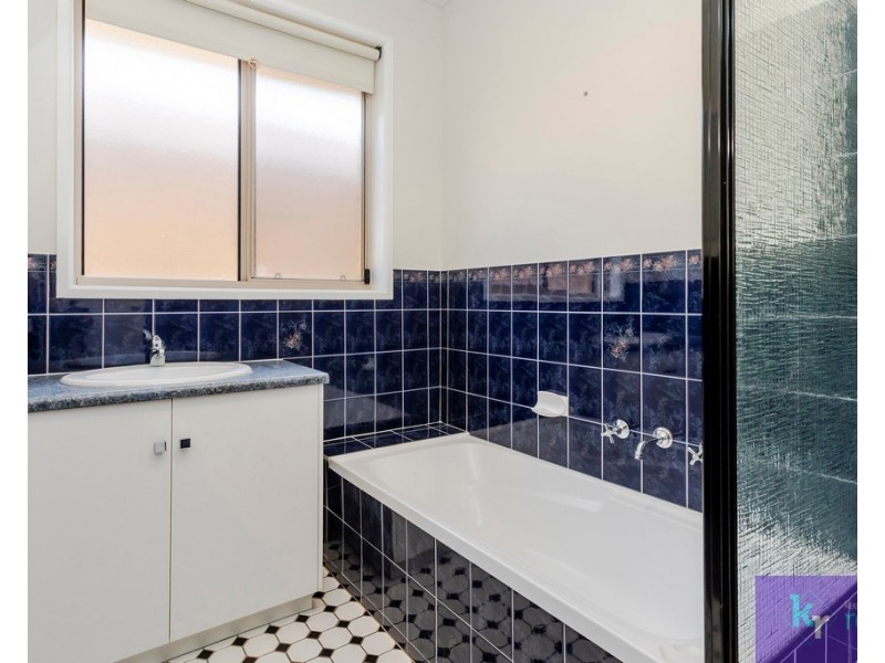 8 Kenmay Avenue, Mitchell Park SA 5043