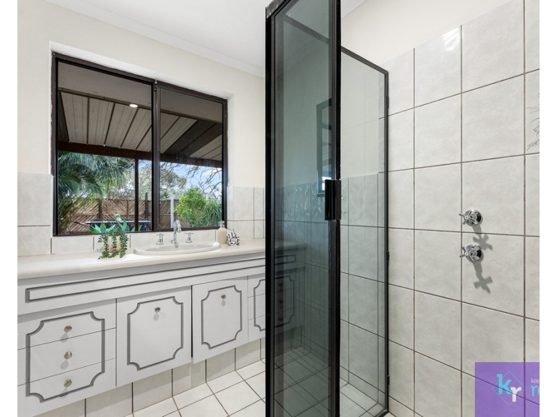 9 Featherstone Drive, Huntfield Heights SA 5163
