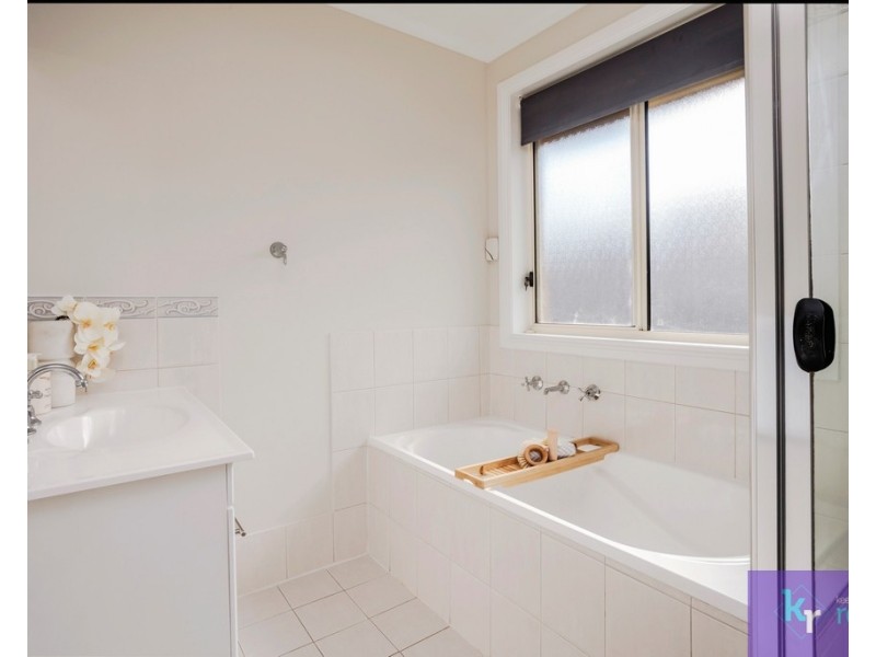 2 Coromandel Drive, Mccracken SA 5211