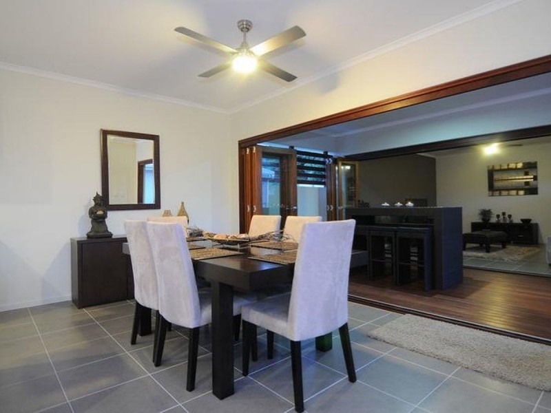 /33 Iridescent Drive, Trinity Park QLD 4879