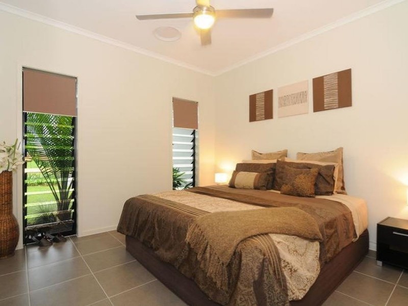 /33 Iridescent Drive, Trinity Park QLD 4879