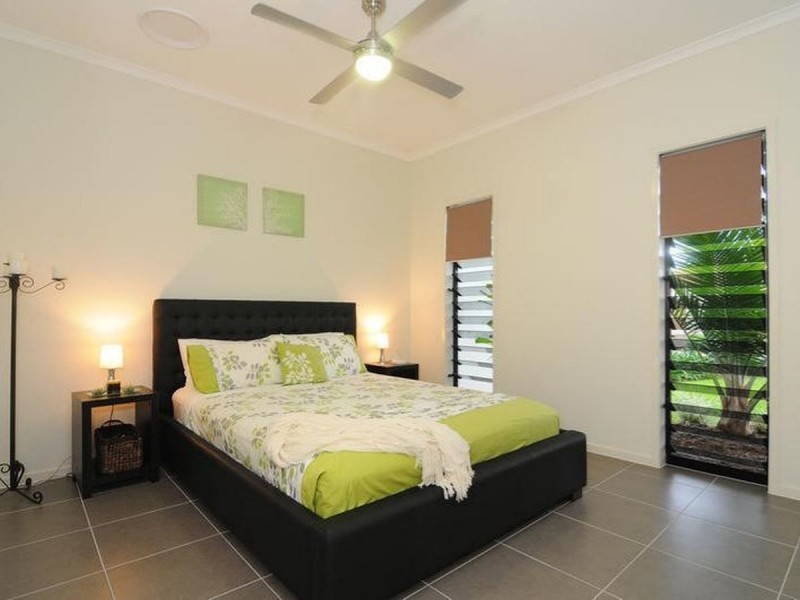 /33 Iridescent Drive, Trinity Park QLD 4879