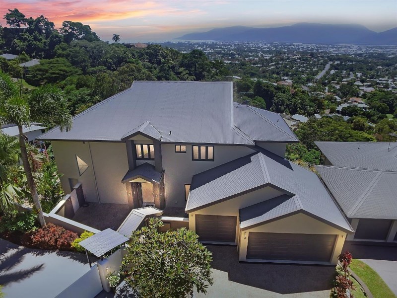 /3 Richmond Court, Mooroobool QLD 4870