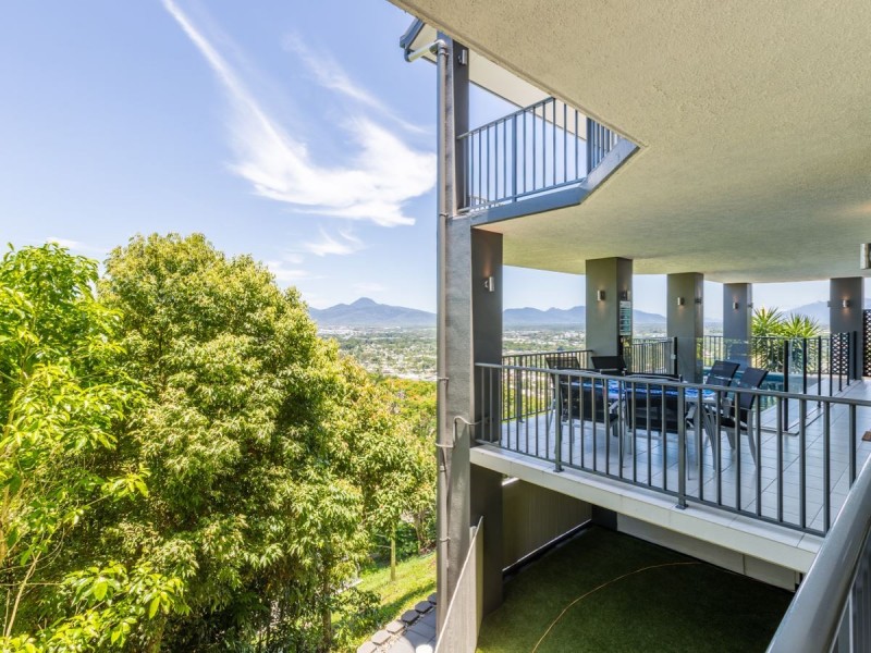 /3 Richmond Court, Mooroobool QLD 4870
