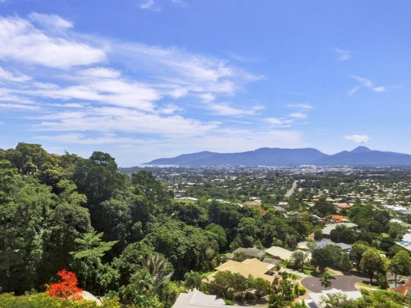 /3 Richmond Court, Mooroobool QLD 4870