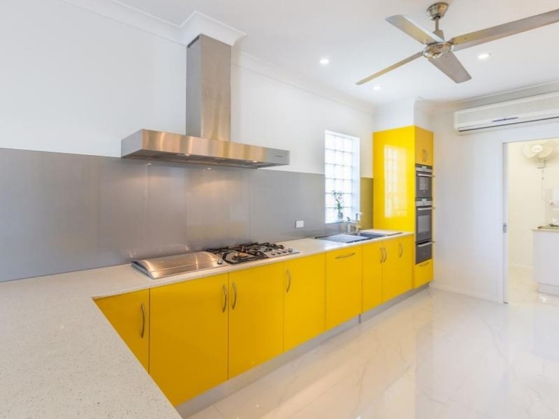 /3 Richmond Court, Mooroobool QLD 4870