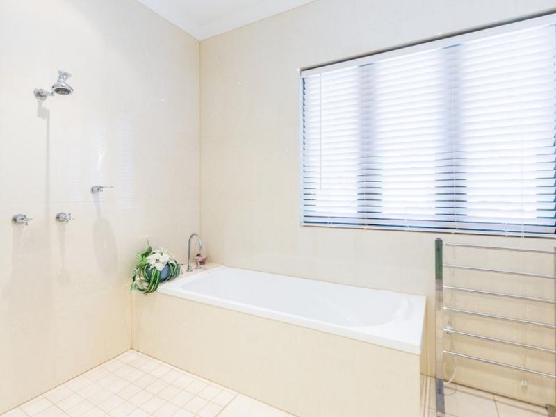 /3 Richmond Court, Mooroobool QLD 4870