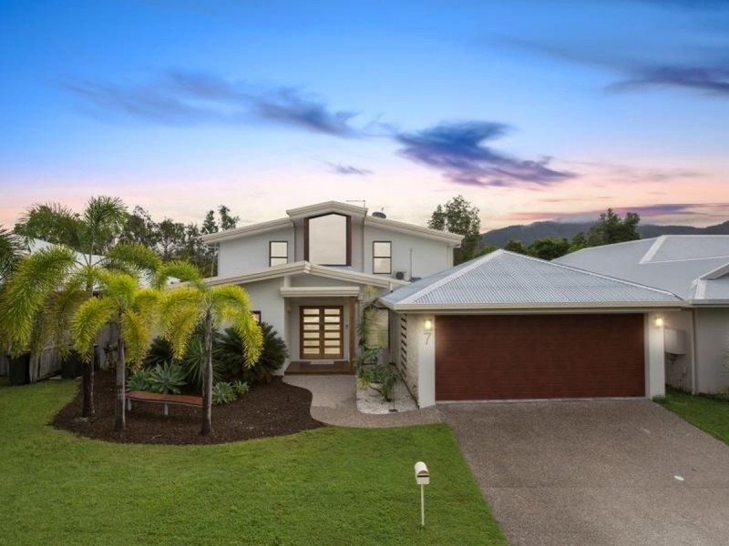 /7 Icefire Quay, Trinity Park QLD 4879