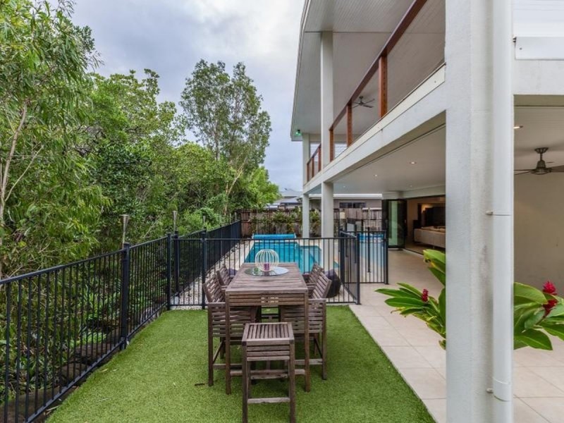 /7 Icefire Quay, Trinity Park QLD 4879