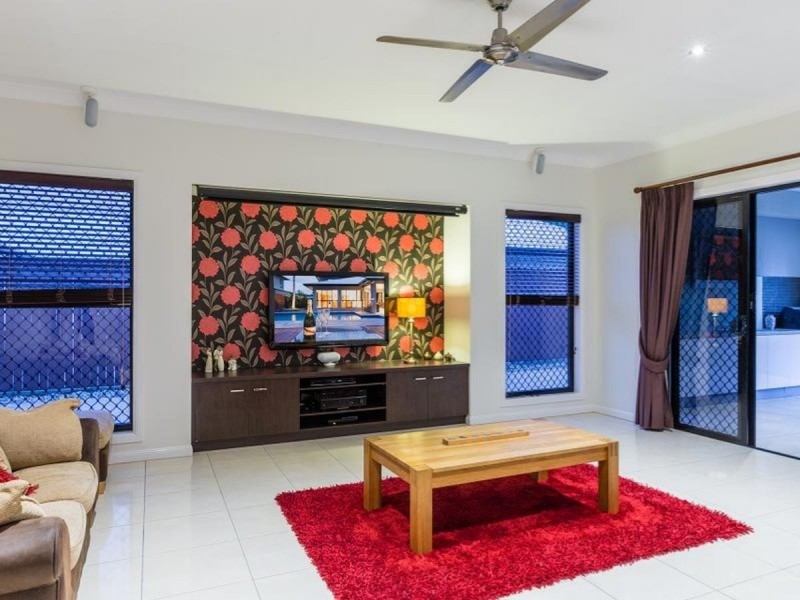 /54 Harbour Drive, Trinity Park QLD 4879