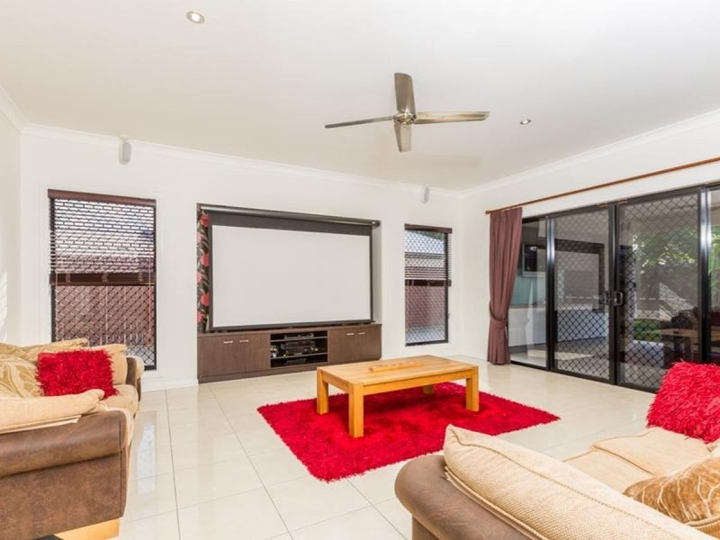 /54 Harbour Drive, Trinity Park QLD 4879