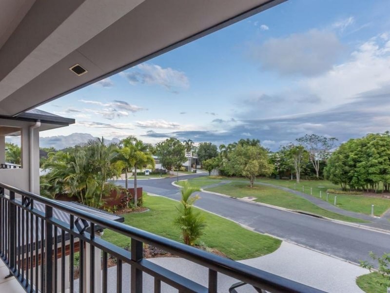 /54 Harbour Drive, Trinity Park QLD 4879